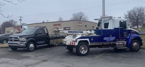 semi tracker repair service trucks